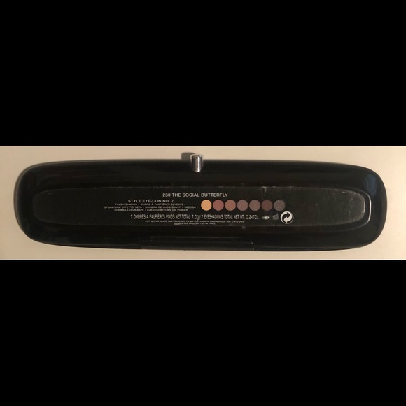 Marc Jacobs Eyeshadow - The Social Butterfly (230) - Picture 2 of 3